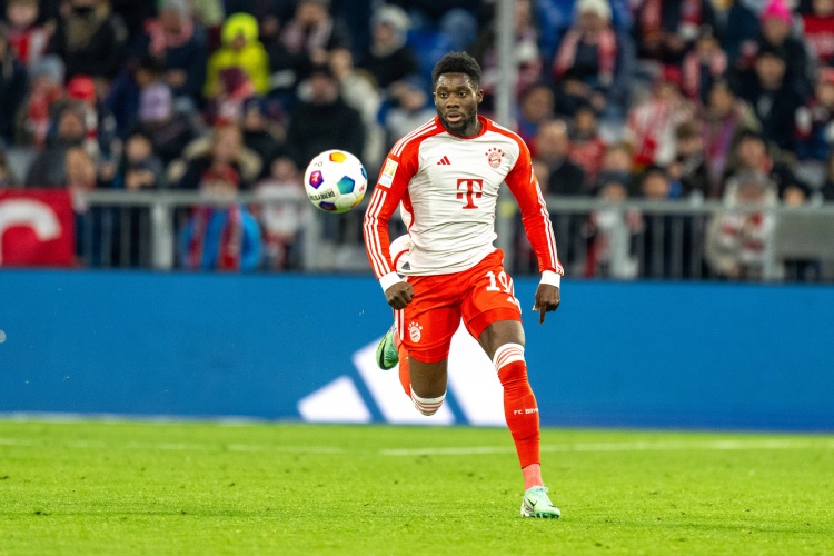 石油杯赛程-记者：戴维斯和伊藤洋辉恢复跑步训练，帕夫洛维奇已经能参与对抗