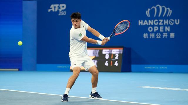 张奔斗：吴易昺伤退后，那没眼看的评论区